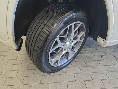 Used 2021 Jeep Grand Cherokee Overland image 35