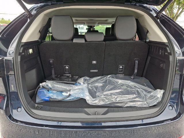 Certified 2024 MAZDA CX-90 Plug-In Hybrid w/ Preferred AWD/4WD image 32