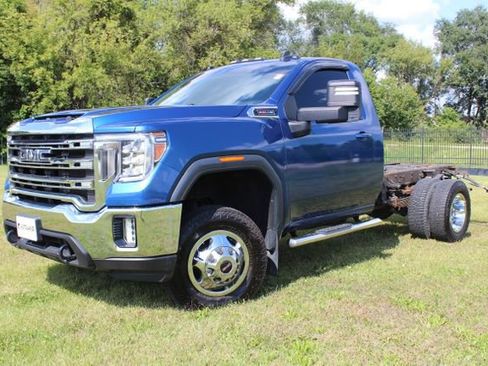 Used 2022 GMC Sierra 3500 SLE w/ SLE Convenience Package image 3