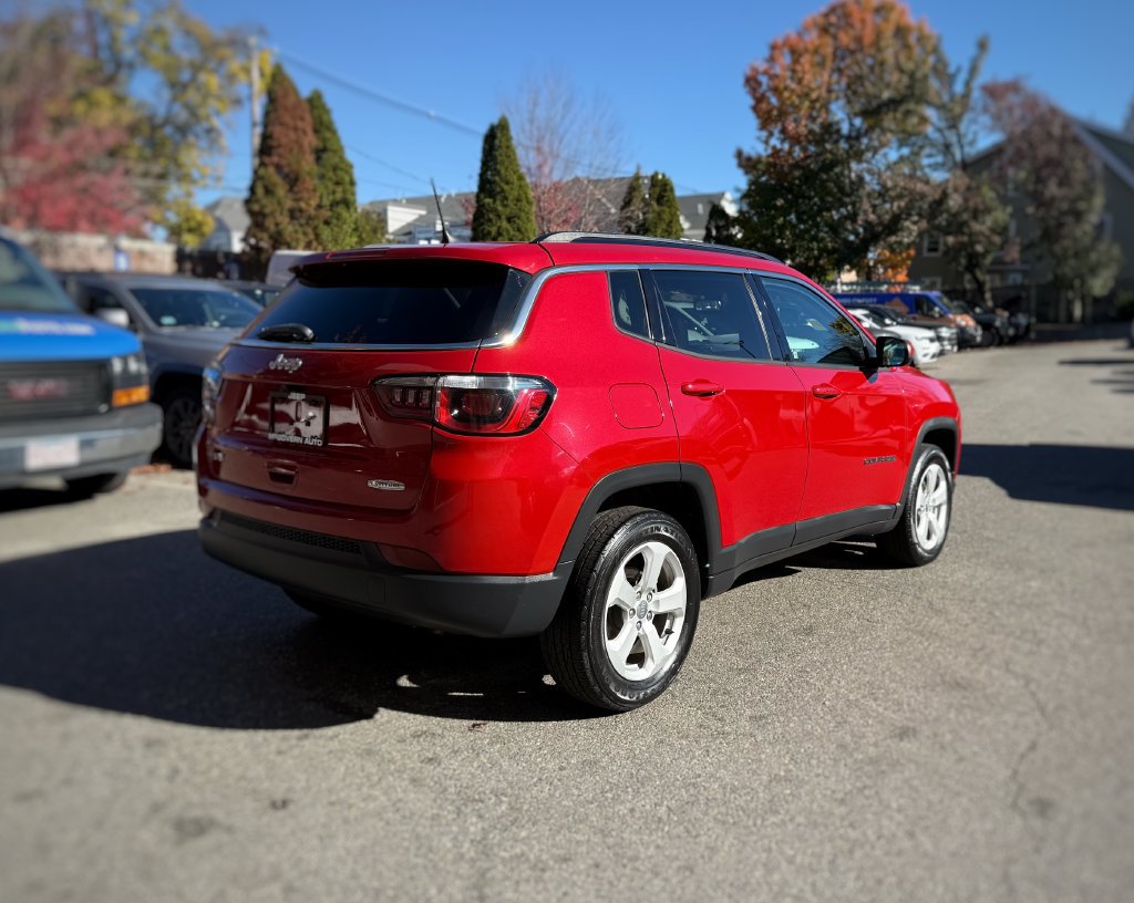 Used 2019 Jeep Compass Latitude w/ Popular Equipment Group AWD/4WD image 8