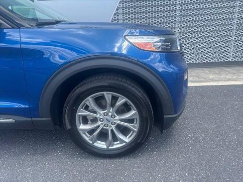 Used 2021 Ford Explorer XLT w/ Equipment Group 202A AWD/4WD image 31
