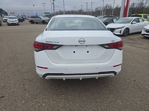 Used 2024 Nissan Sentra SV image 6