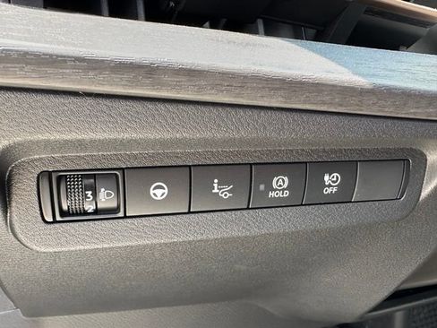 Used 2023 Nissan Ariya AWD image 16