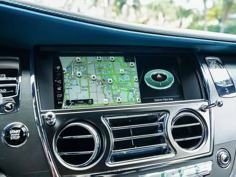 Used 2019 Rolls-Royce Wraith RWD image 30