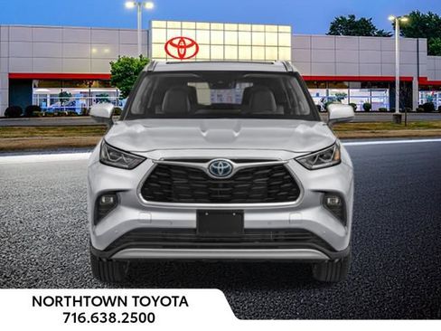 New 2026 Toyota Highlander Platinum image 5