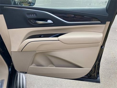 Used 2023 Cadillac Escalade Premium Luxury w/ Performance Package image 39