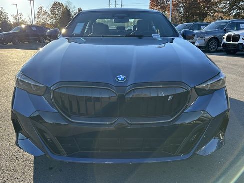Certified 2025 BMW i5 xDrive40 w/ M Sport Package image 3