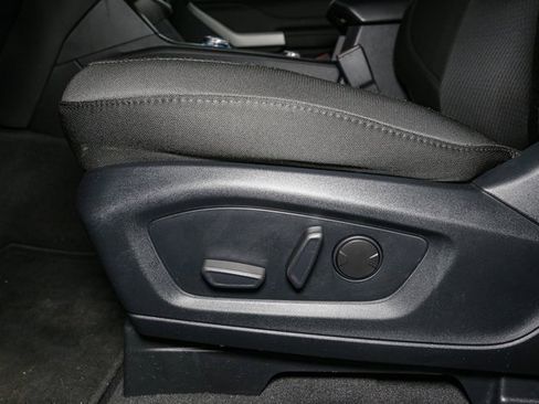 Used 2022 Ford Explorer XLT image 38