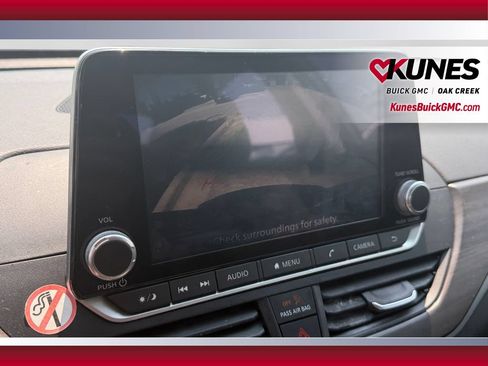 Used 2024 Nissan Altima 2.5 SV FWD image 27