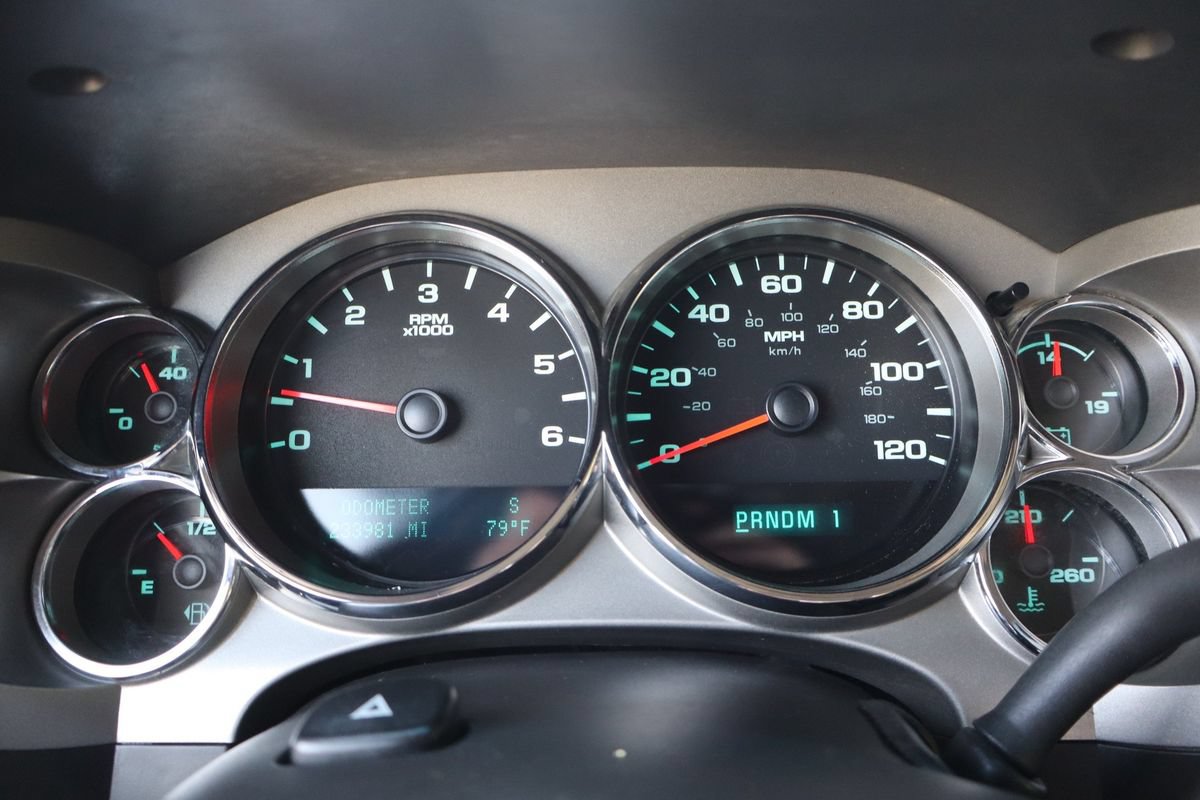 Used 2011 GMC Sierra 2500 SLE w/ Suspension Package, Off-Road AWD/4WD image 31