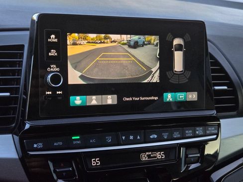Used 2025 Honda Odyssey Touring image 18