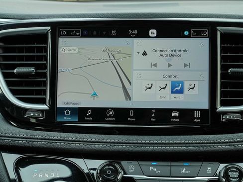Used 2025 Chrysler Pacifica Limited FWD image 30