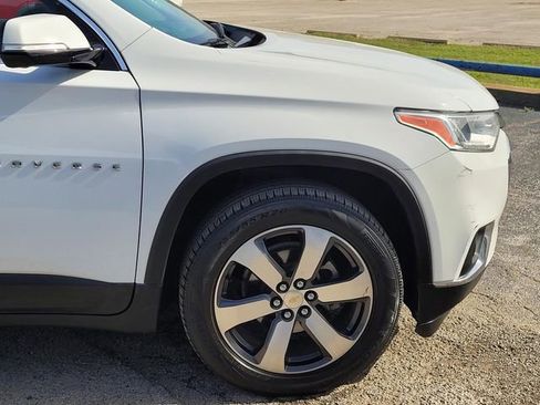Used 2020 Chevrolet Traverse LT w/ LT Premium Package image 8