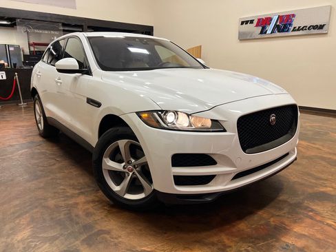 Used 2020 Jaguar F-PACE Premium image 1