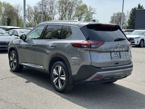 Used 2023 Nissan Rogue SL w/ SL Premium Package image 6