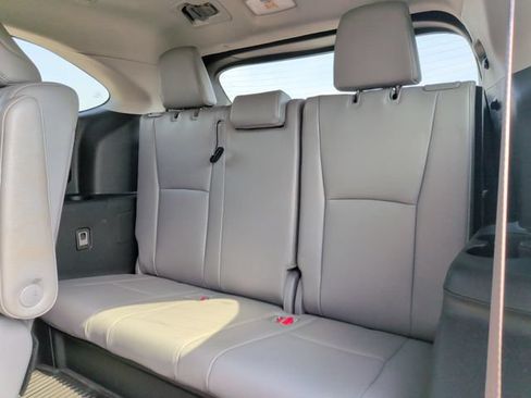 Used 2022 Toyota Highlander Limited AWD/4WD image 24
