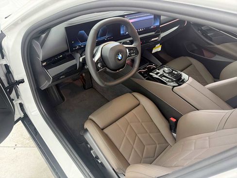 New 2026 BMW 530i xDrive w/ Premium Package AWD/4WD image 11