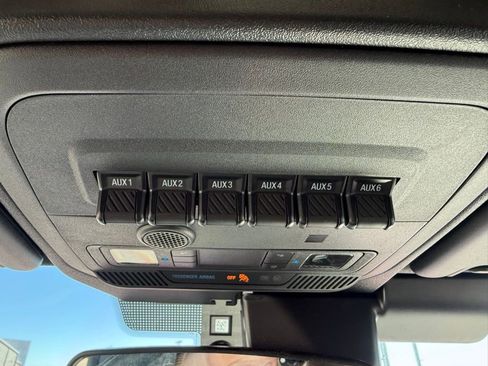 New 2025 Ford Bronco Badlands image 32