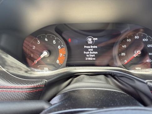 Used 2025 Jeep Compass Trailhawk AWD/4WD image 10