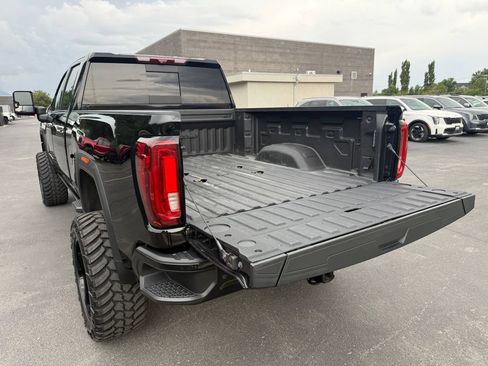 Used 2022 GMC Sierra 3500 Denali w/ Denali Black Diamond Edition AWD/4WD image 13