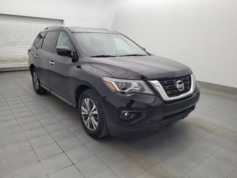 Used 2020 Nissan Pathfinder SV image 13