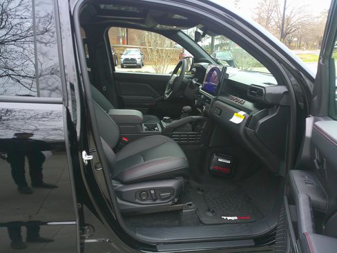 Used 2025 Toyota Tacoma TRD Pro image 34