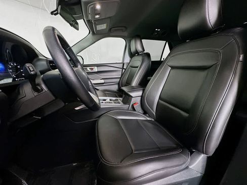 Certified 2022 Ford Explorer XLT w/ Equipment Group 202A image 12