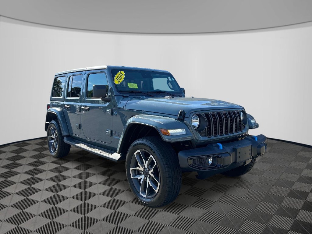 Used 2024 Jeep Wrangler Unlimited w/ Convenience Group AWD/4WD image 8