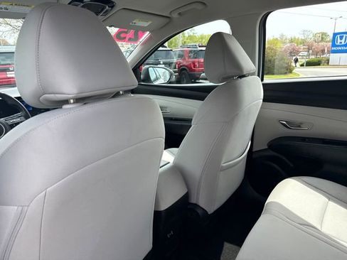 Certified 2025 Hyundai Tucson SE AWD/4WD image 20