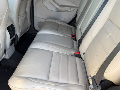 Used 2019 Ford Escape Titanium FWD image 11
