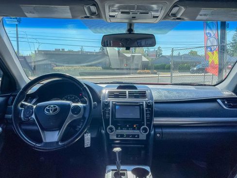 Used 2012 Toyota Camry SE FWD image 3