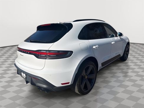 Used 2024 Porsche Macan w/ Premium Plus Package image 5