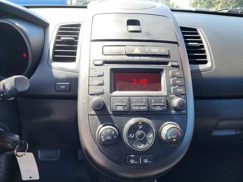 Used 2012 Kia Soul + FWD image 21