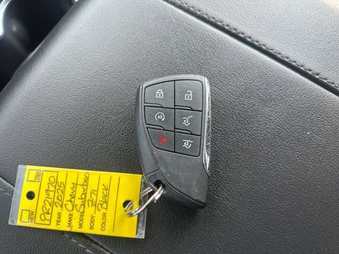 Certified 2025 Chevrolet Suburban Z71 AWD/4WD image 32