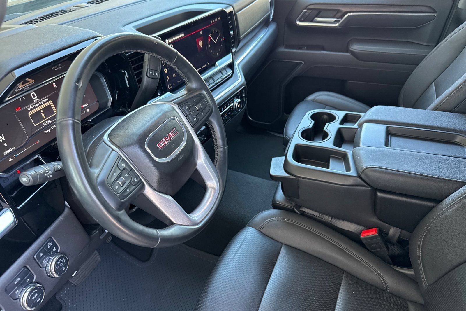 Certified 2025 GMC Sierra 1500 SLT AWD/4WD image 9