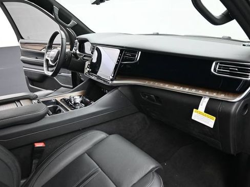 Used 2024 Jeep Grand Wagoneer Series I w/ Convenience Group III AWD/4WD image 19