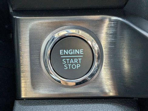 New 2026 Ford F250 Lariat w/ Black Appearance Package image 33