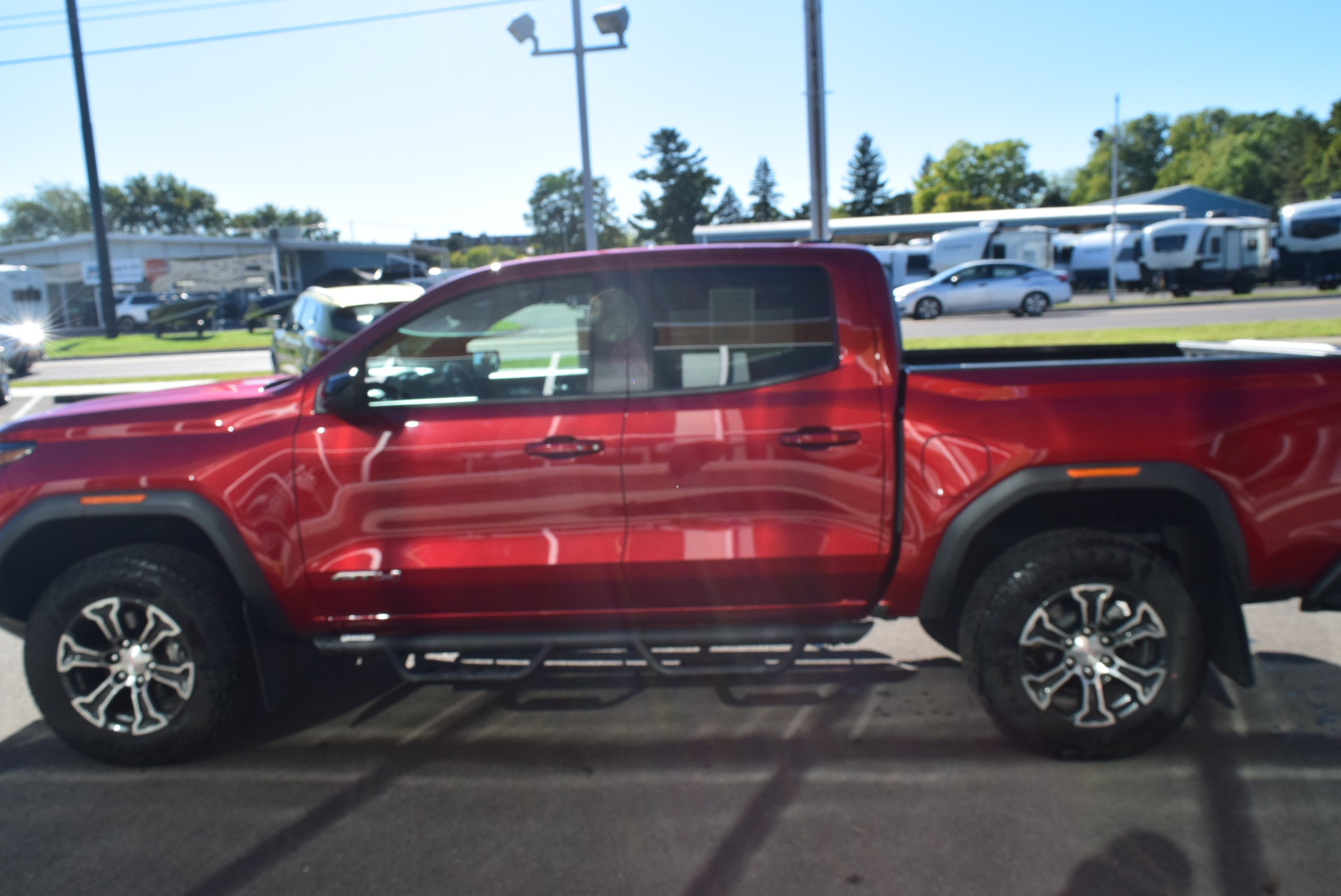 Used 2024 GMC Canyon AT4 AWD/4WD image 4