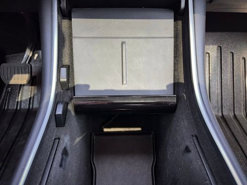 Used 2021 Tesla Model Y Long Range image 51