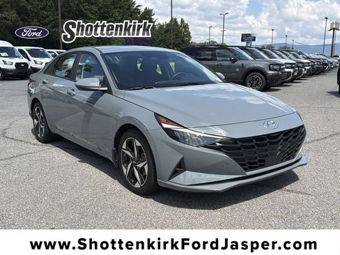 Used 2023 Hyundai Elantra SEL w/ Convenience Package FWD image 1