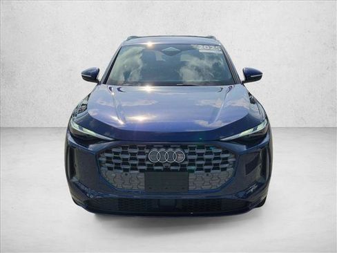 Certified 2025 Audi Q5 Premium w/ 19" Wheel Package AWD/4WD image 2