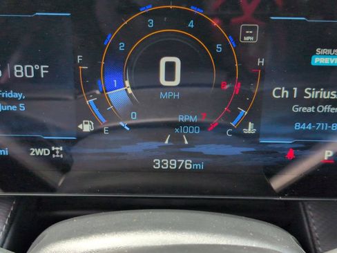 Used 2025 Chevrolet Equinox LT AWD/4WD image 16