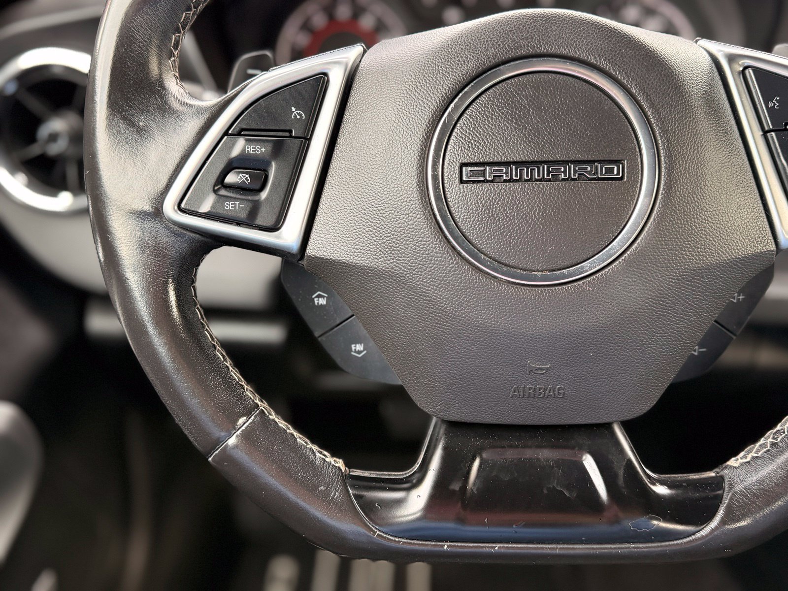 Used 2020 Chevrolet Camaro LT w/ Technology Package RWD image 26
