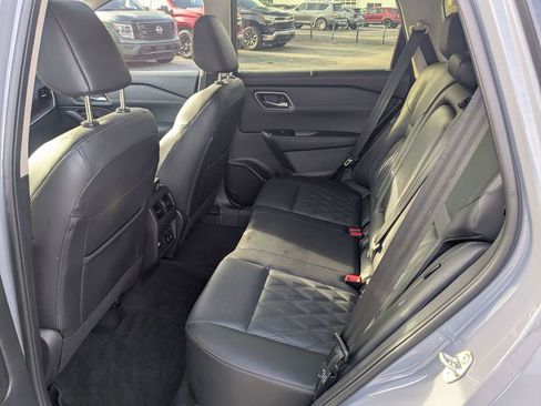 Used 2025 Nissan Rogue Platinum w/ Platinum Premium Package FWD image 15