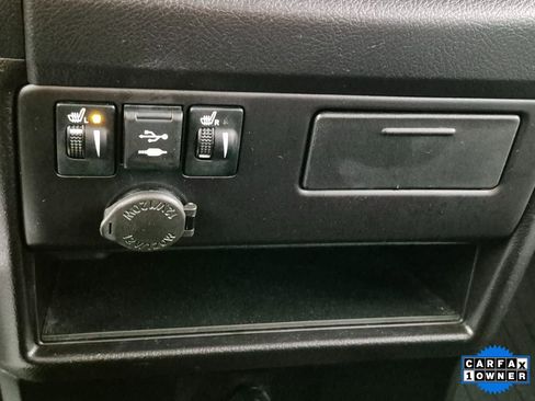 Used 2019 Toyota Sienna SE image 17