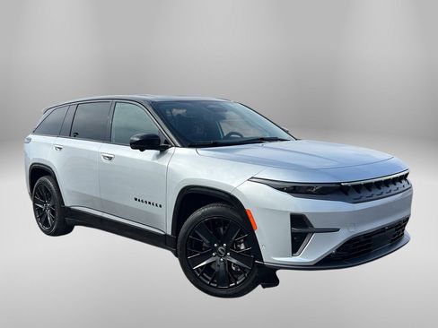 Used 2024 Jeep Wagoneer Launch Edition image 5