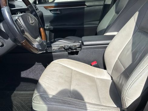 Used 2015 Lexus ES 350 w/ Luxury Package FWD image 11