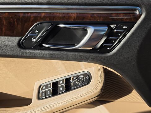 Used 2025 Porsche Macan image 20