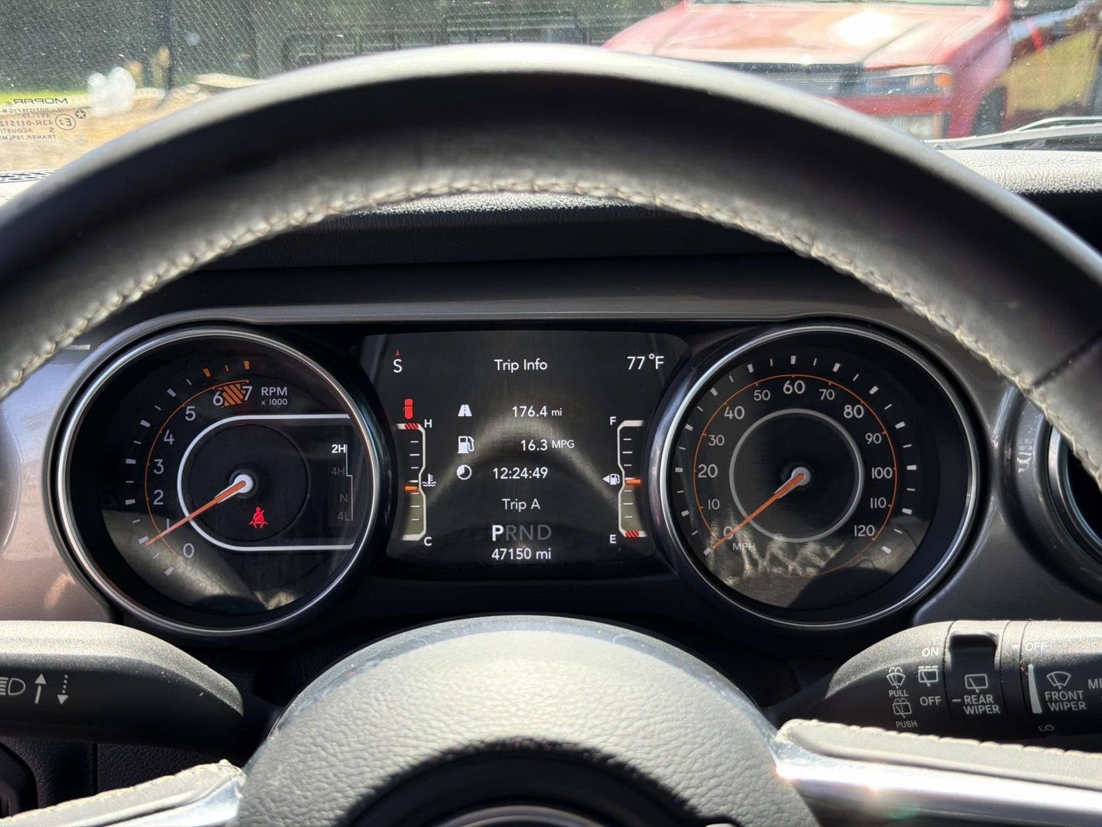 Used 2019 Jeep Wrangler Unlimited Sahara AWD/4WD image 28