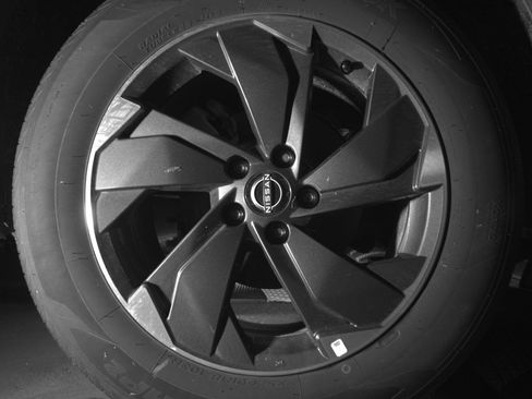 Used 2025 Nissan Rogue SV image 15